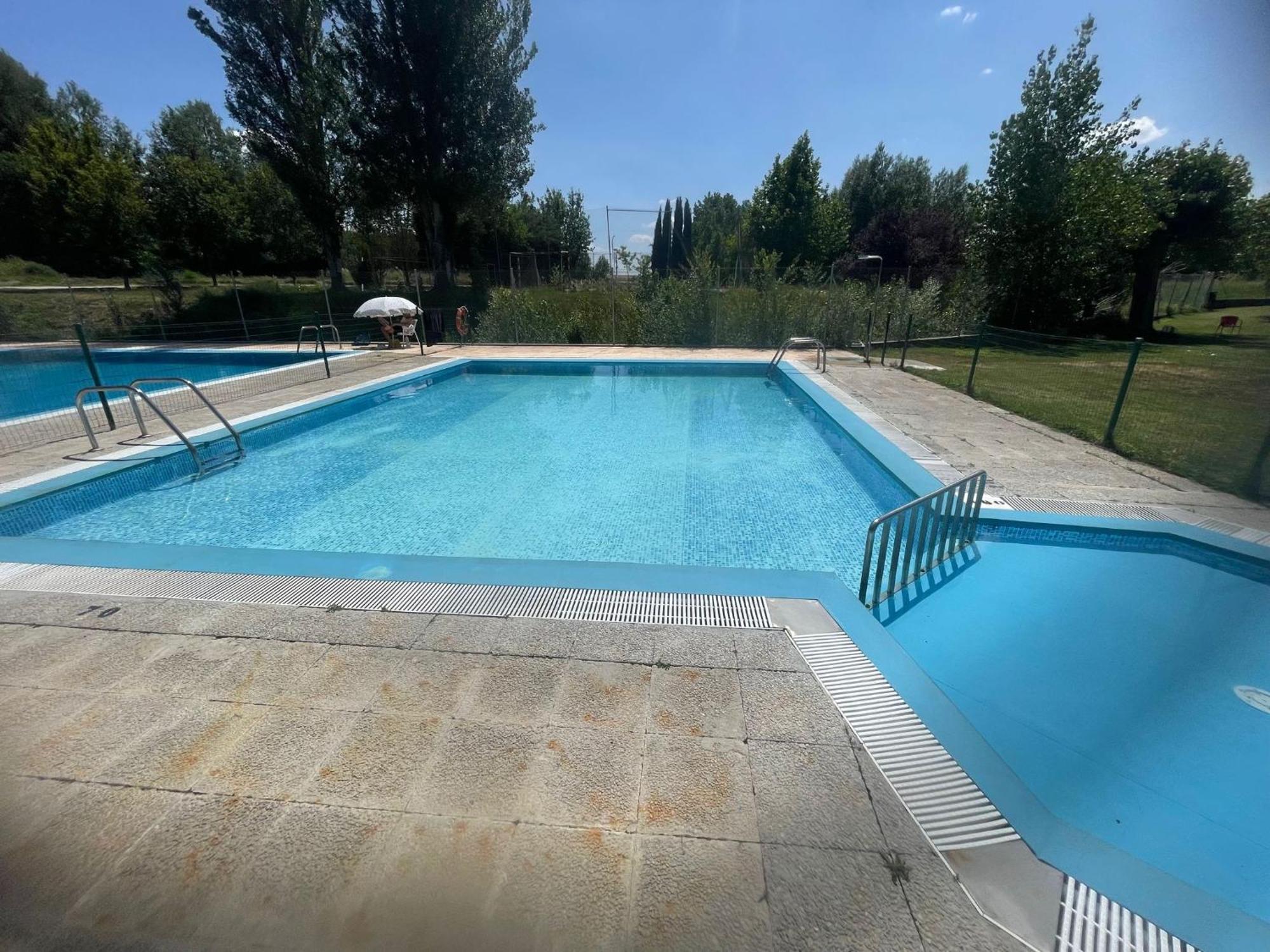 Apartamento Ribera Del Duero Reserva Tubilla del Lago Ngoại thất bức ảnh