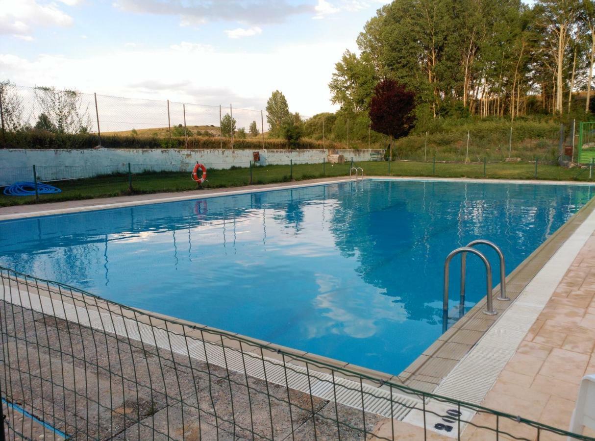 Apartamento Ribera Del Duero Reserva Tubilla del Lago Ngoại thất bức ảnh